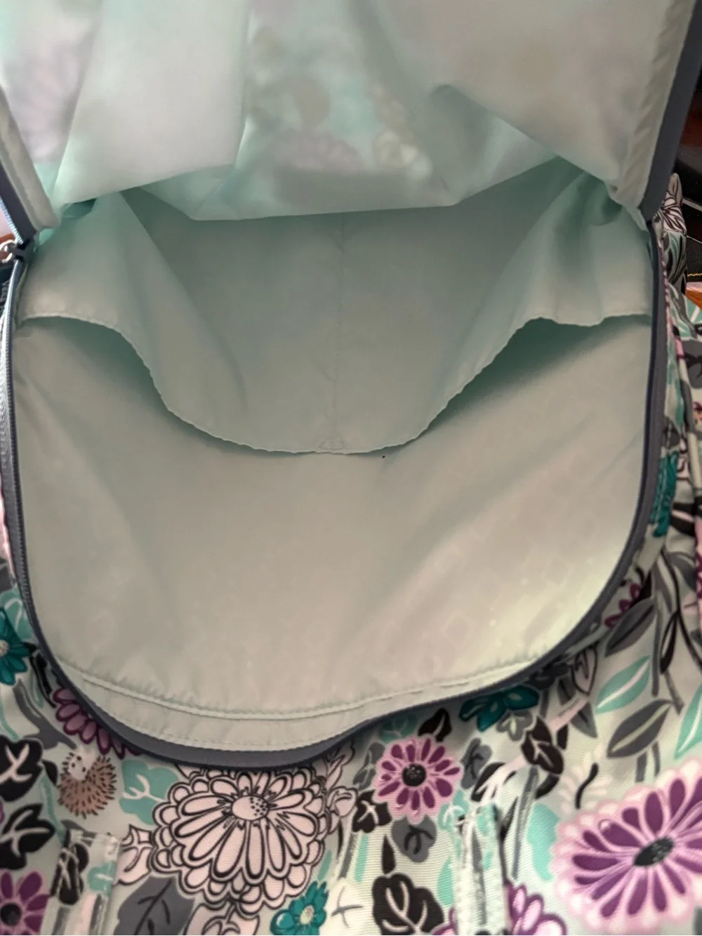 Vera Bradley Vera Penelope’s Garden Backpack– Near New Condition - Picture 9 of 10